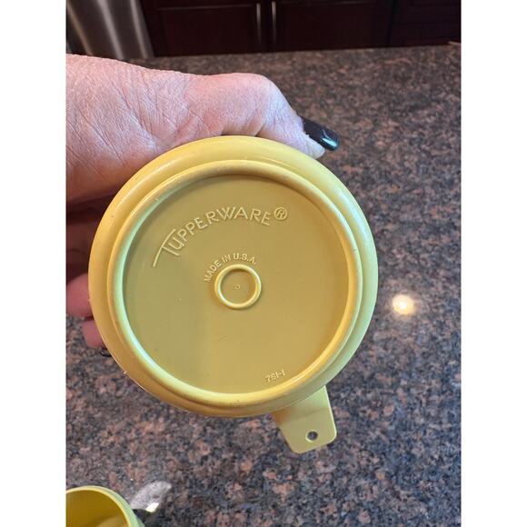 Tupperware Vintage Yellow Nesting Measuring Cups Set of 6 - Picture 2 of 7